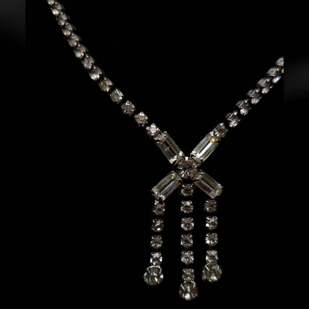 Vintage rhinestone choker necklace. - Picture 4 of 8